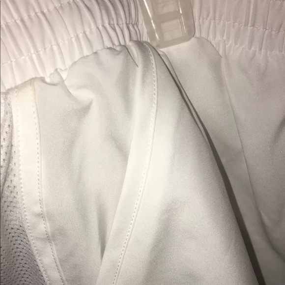 Under armor white running shorts for women - Picture 4 of 7